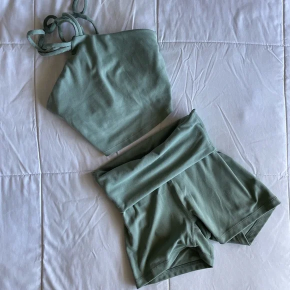 gilly hicks active set